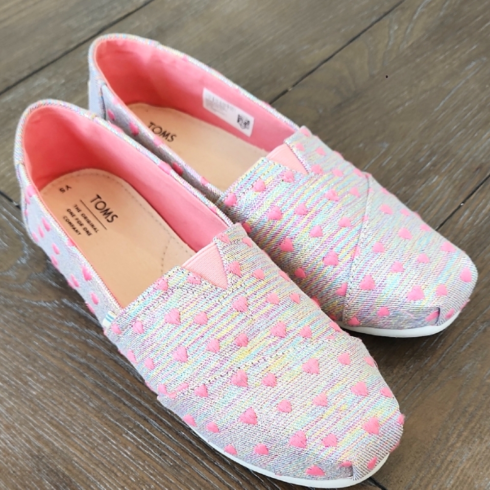 TOMS Pink Heart Slip-On Shoes Girls 5Y